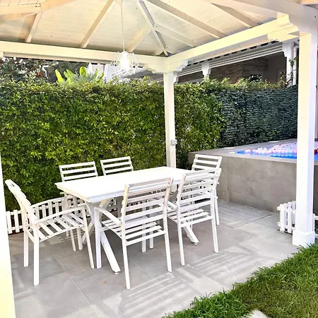 Crystal Pool Bay Of Lalzi Villa