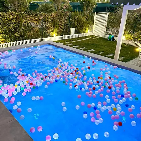 Crystal Pool Bay Of Lalzi Villa *